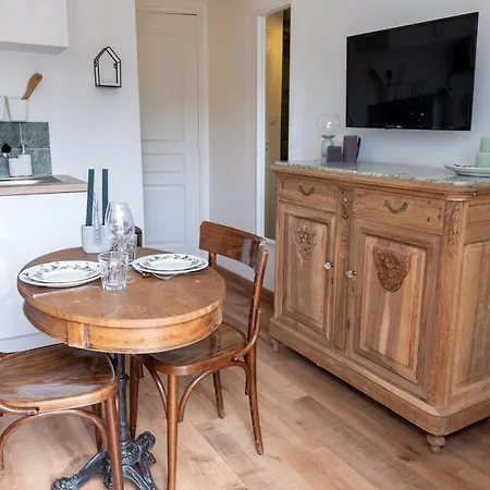 La Tiny - Sleep In Apartman *